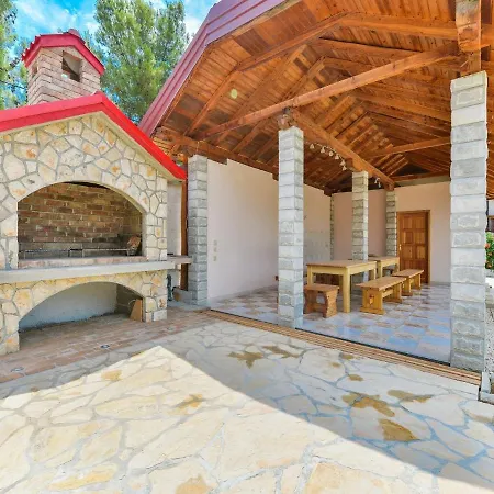 Cosy Holiday In With Swimming Pool Holiday home Polaca