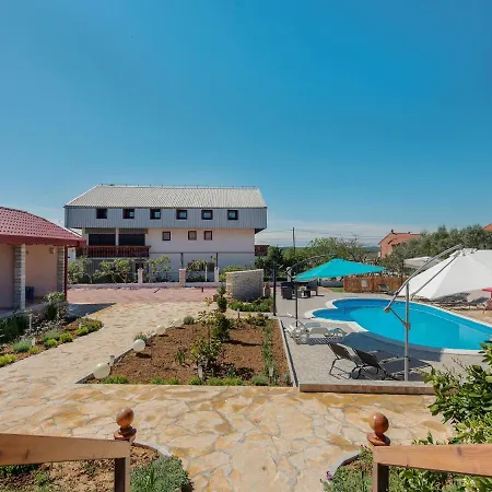 Cosy Holiday In With Swimming Pool Holiday home Polaca