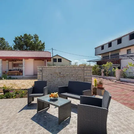 Holiday home Cosy Holiday In With Swimming Pool Polaca